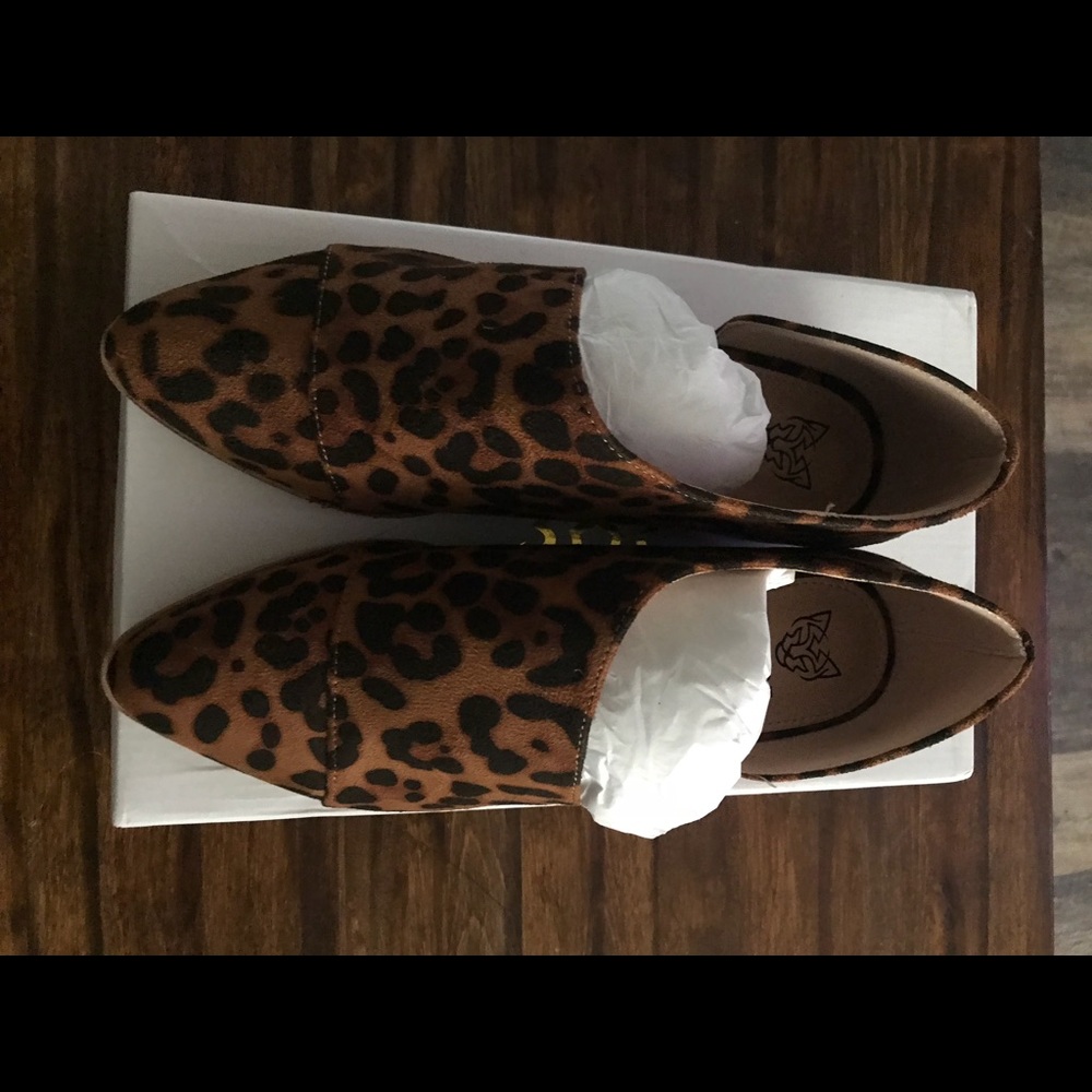 Leopard booties 🖤 make an offer! Bundle and save